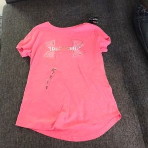 🔥Girls pink Under Armour shirt size-medium